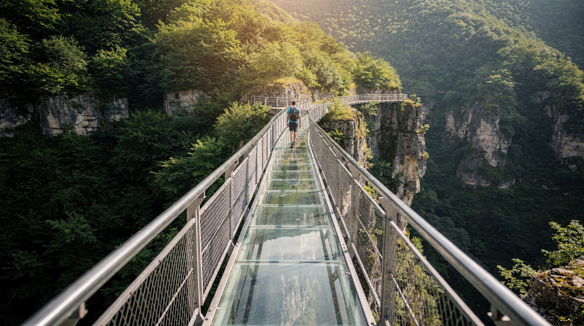 Canyon di Okatse: le passerelle sospese sopra la gola