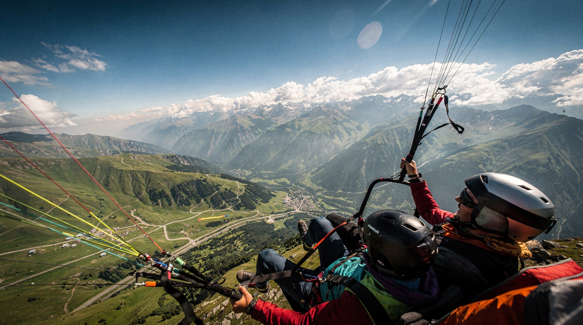 Paragliding in Gudauri: fly over the Caucasus mountains