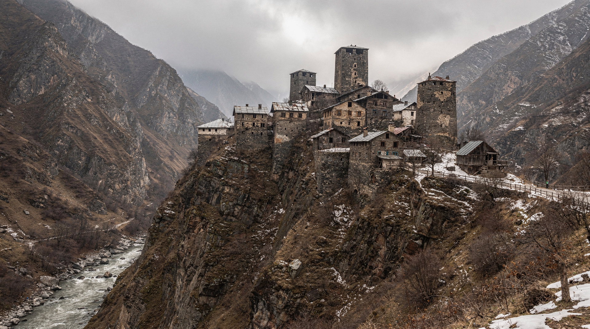 Shatili, Mutso and Ardoti: trekking in wild Khevsureti